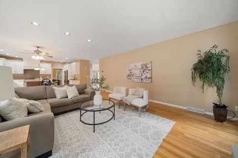 $1,498,000 | 5 Dublin Circle, Burlington, MA 01803