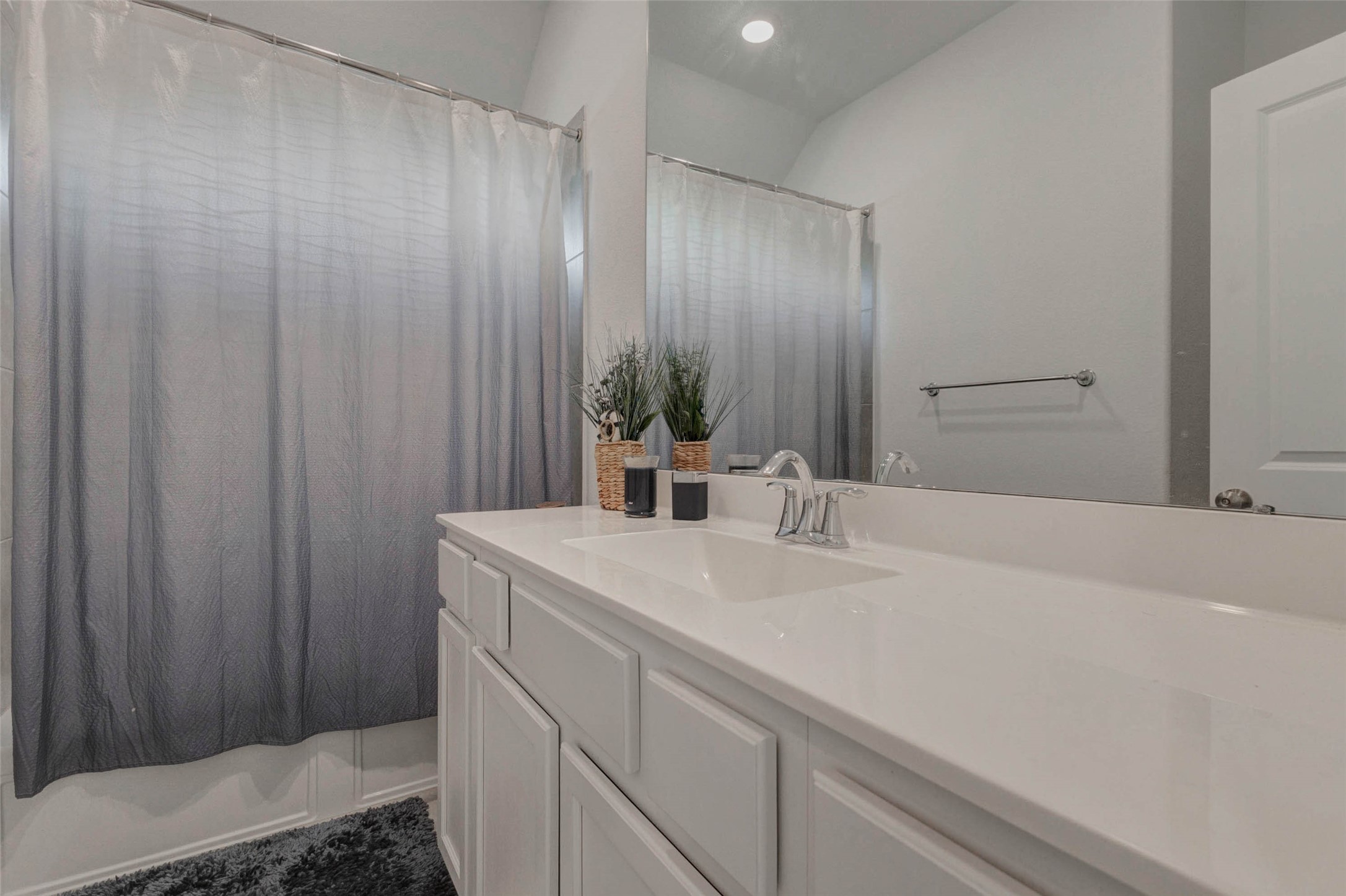 3711 Castle Rock Drive Rosenberg, TX 77469 - Photo 43 of 46 a bathroom with a sink and a mirror