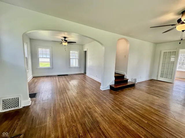 $359,900 | 749 South River Road, Covington, IN 47932