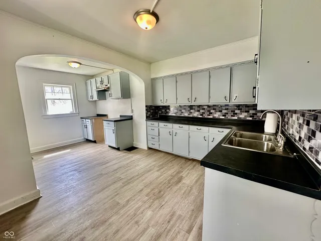 $359,900 | 749 South River Road, Covington, IN 47932