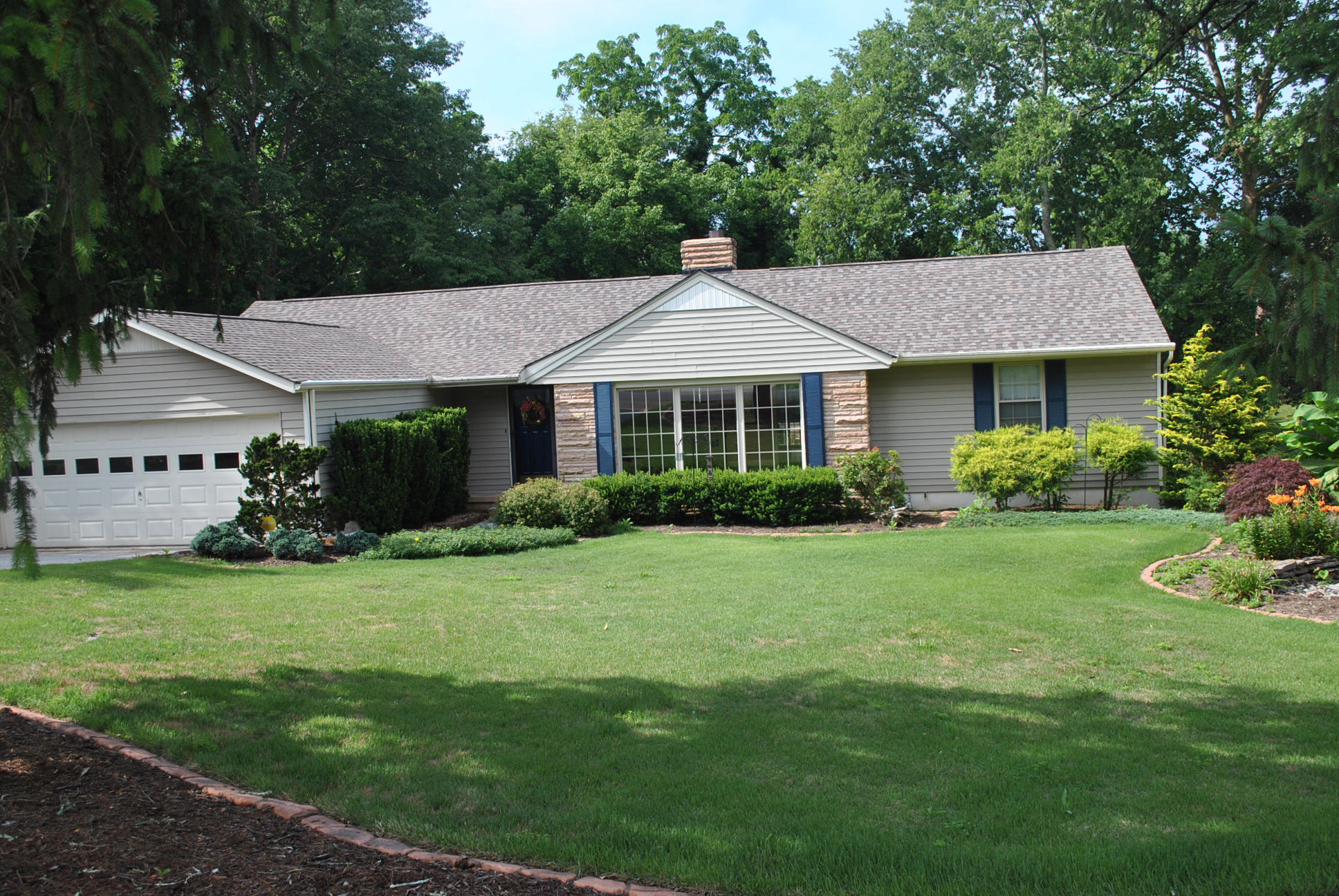 909 Eagle Bend Road Clinton, TN 37716 - Photo 1 of 14 DSC_0124