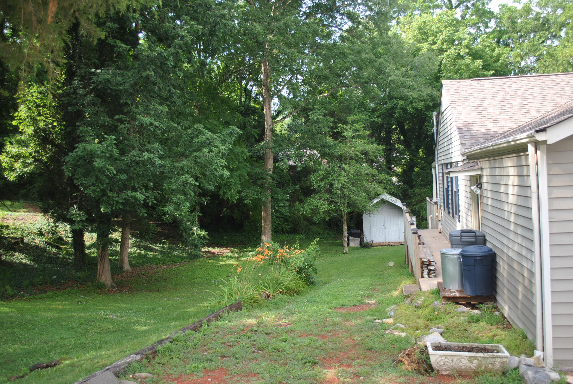 909 Eagle Bend Road Clinton, TN 37716 - Photo 3 of 14 DSC_0126