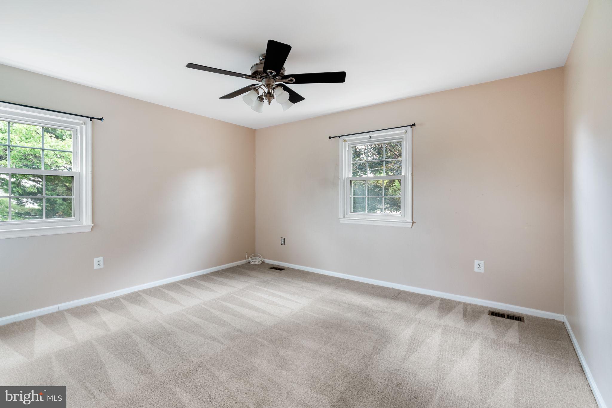 4084 Braxton Road Chantilly, VA 20151 - Photo 29 of 46 Bedroom