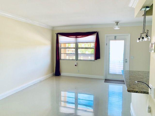 2047 Wolverton C, Unit 2047 Boca Raton, FL 33434 - Photo 11 of 30 Living Room