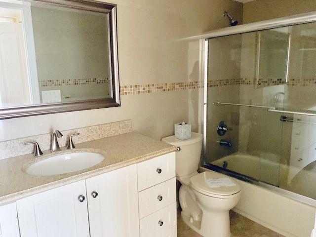 2047 Wolverton C, Unit 2047 Boca Raton, FL 33434 - Photo 17 of 30 Main Bathroom
