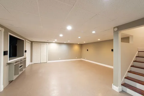 $470,000 | 408 Mallard Drive, Deerfield, IL 60015