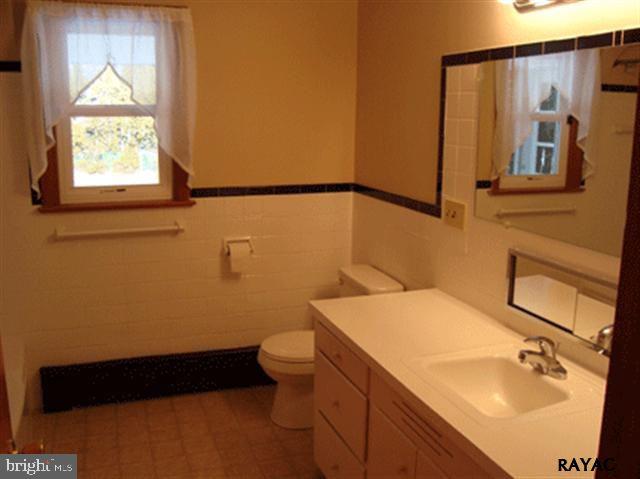3401 Holly Road Dover, PA 17315 - Photo 8 of 24 Gallery Image 8