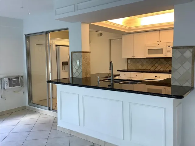 $2,550 | 4481 Northwest 1st Terrace, Deerfield Beach, FL 33064