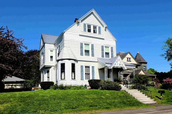 $579,000 | 12 Lincoln Street, Rockland, ME 04841