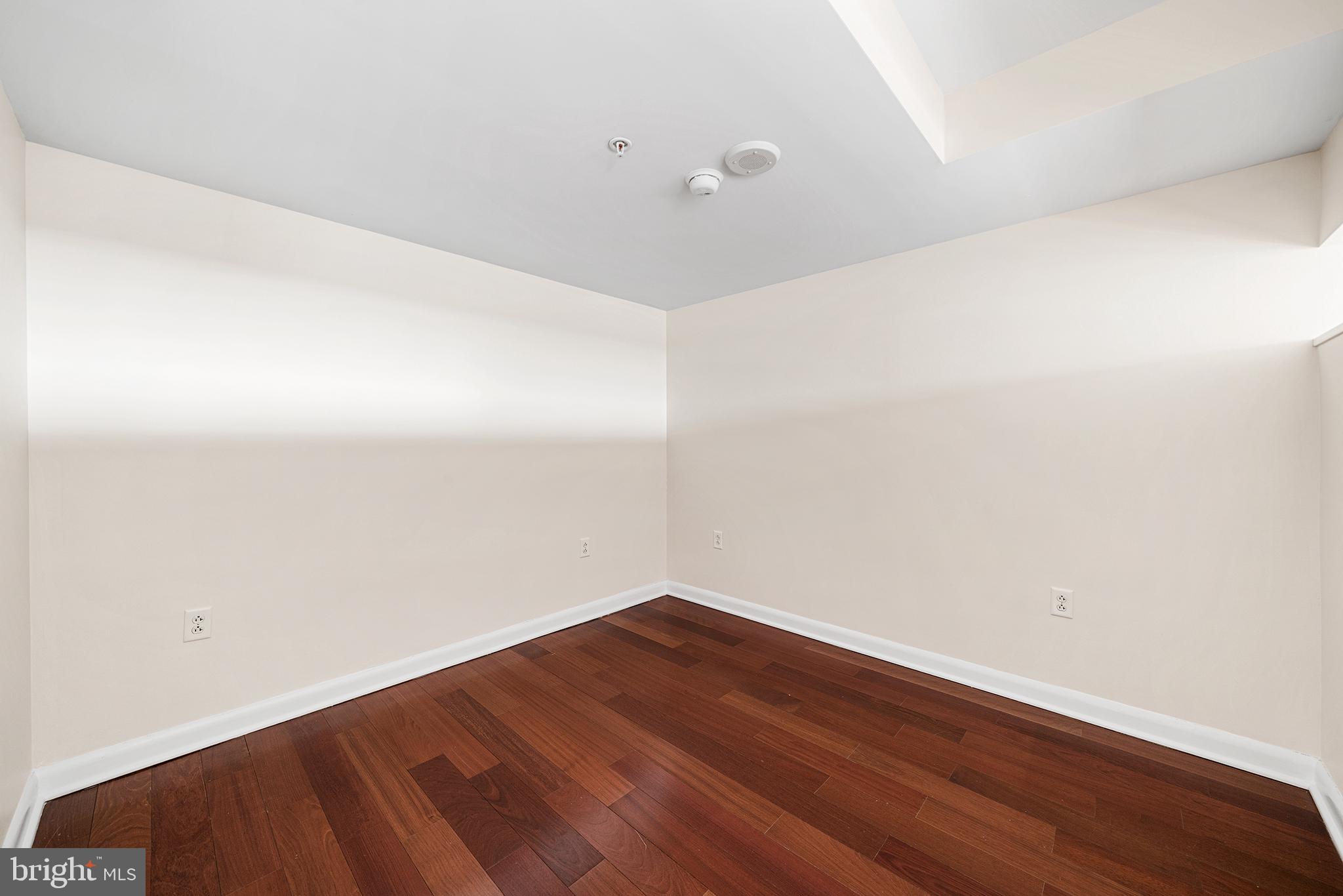 22 South Front Street, Unit 502 Philadelphia, PA 19106 - Photo 22 of 38