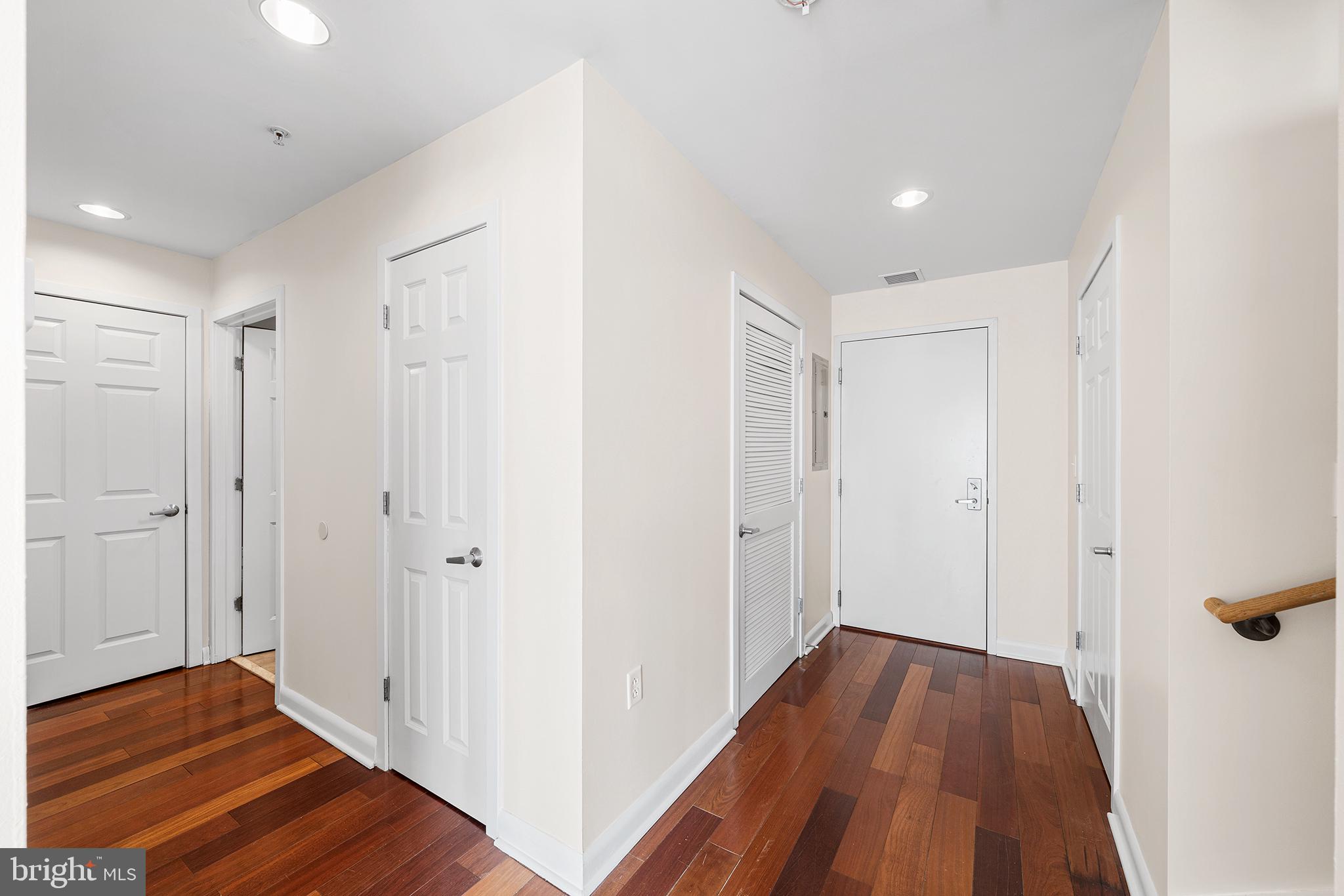 22 South Front Street, Unit 502 Philadelphia, PA 19106 - Photo 26 of 38