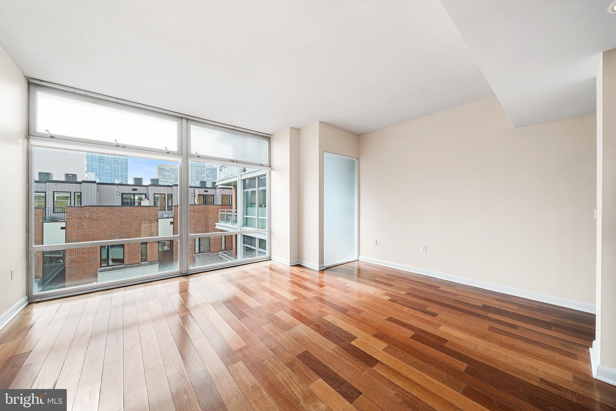 22 South Front Street, Unit 502 Philadelphia, PA 19106 - Photo 3 of 38 Living area