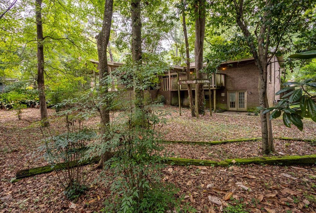 2724 Edgewood Road Columbus, GA 31906 - Photo 21 of 22 a view of a house with backyard and sitting area