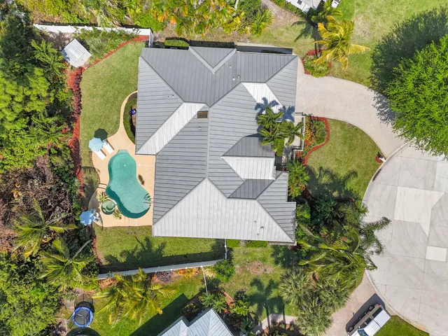 $899,000 | 7831 Southeast Windjammer Way, Hobe Sound, FL 33455