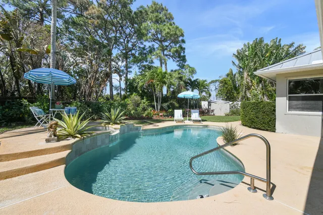 $899,000 | 7831 Southeast Windjammer Way, Hobe Sound, FL 33455