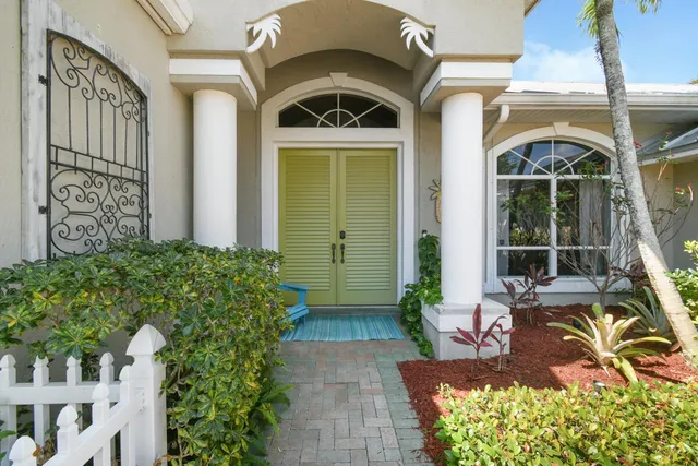 $899,000 | 7831 Southeast Windjammer Way, Hobe Sound, FL 33455