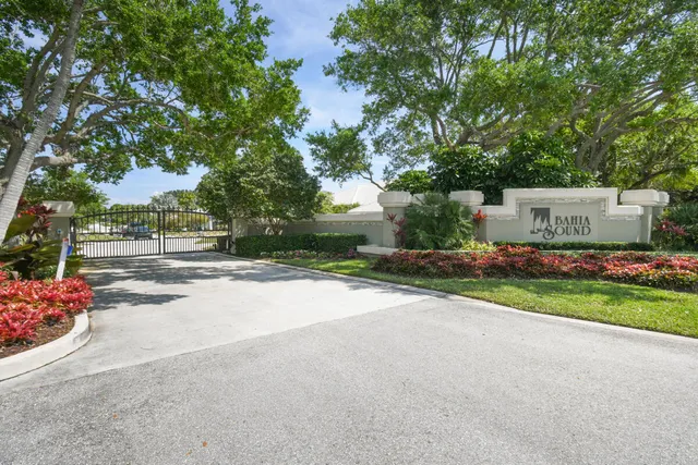 $899,000 | 7831 Southeast Windjammer Way, Hobe Sound, FL 33455