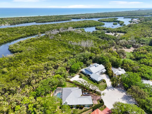 $899,000 | 7831 Southeast Windjammer Way, Hobe Sound, FL 33455