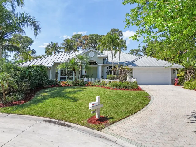 $899,000 | 7831 Southeast Windjammer Way, Hobe Sound, FL 33455