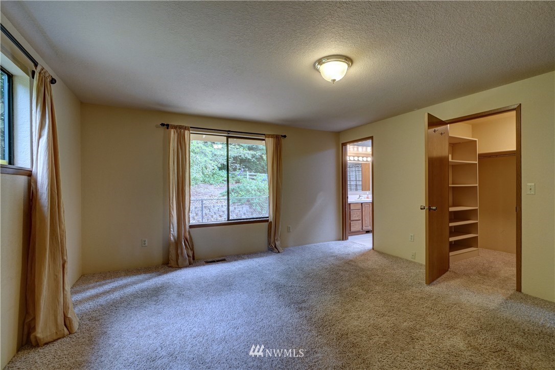 6490 Southeast King Road Port Orchard, WA 98367 - Photo 11 of 24 Gallery Image 11