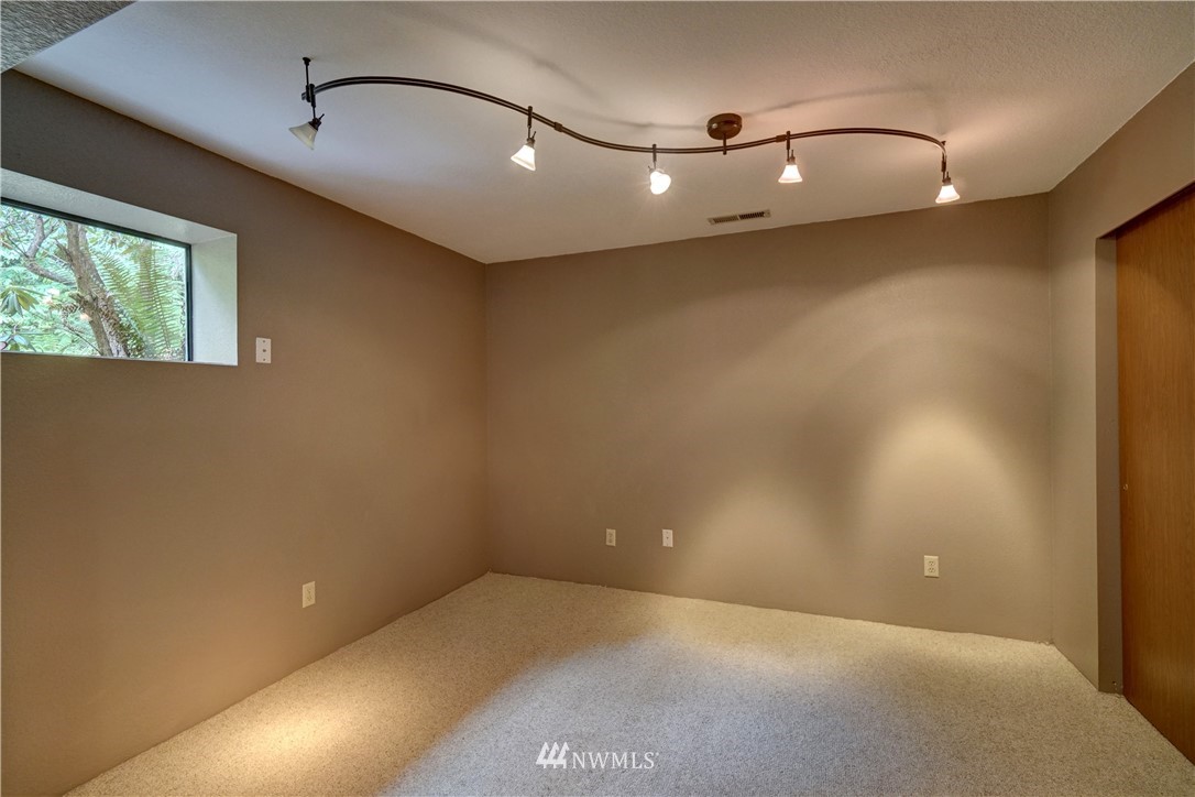 6490 Southeast King Road Port Orchard, WA 98367 - Photo 18 of 24 Gallery Image 18