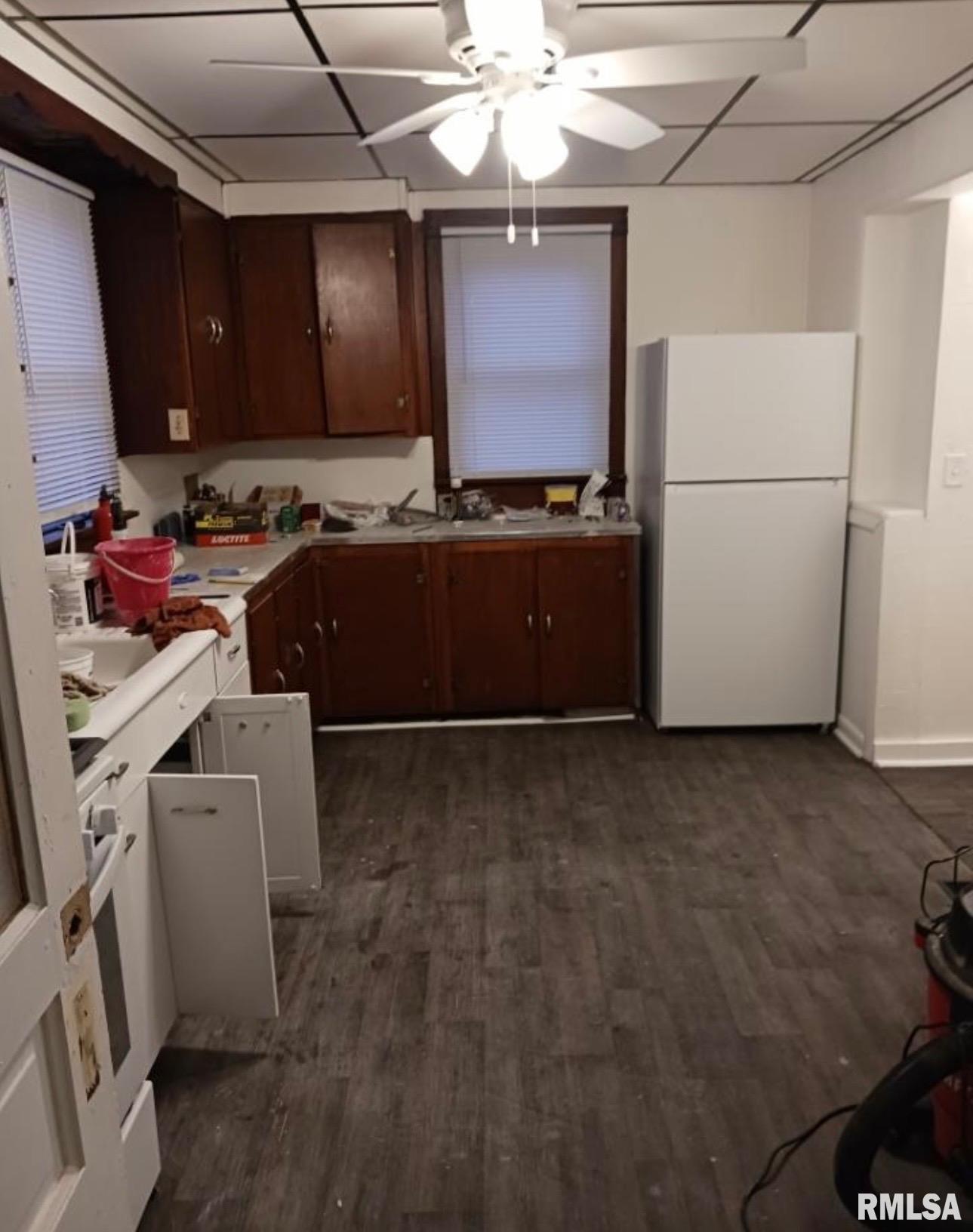 564 South Main Street Canton, IL 61520 - Photo 5 of 17