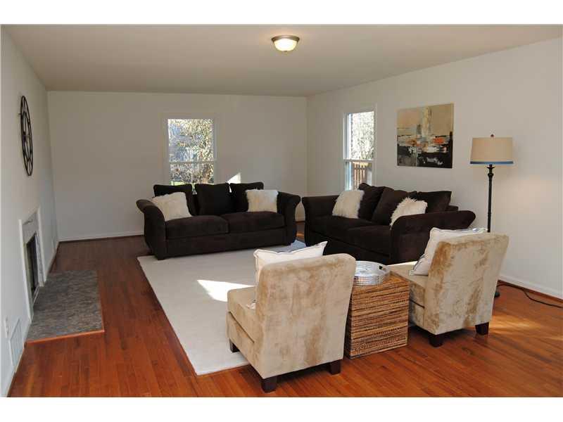 1140 Chessington Road Indianapolis, IN 46260 - Photo 5 of 16 Gallery Image 5