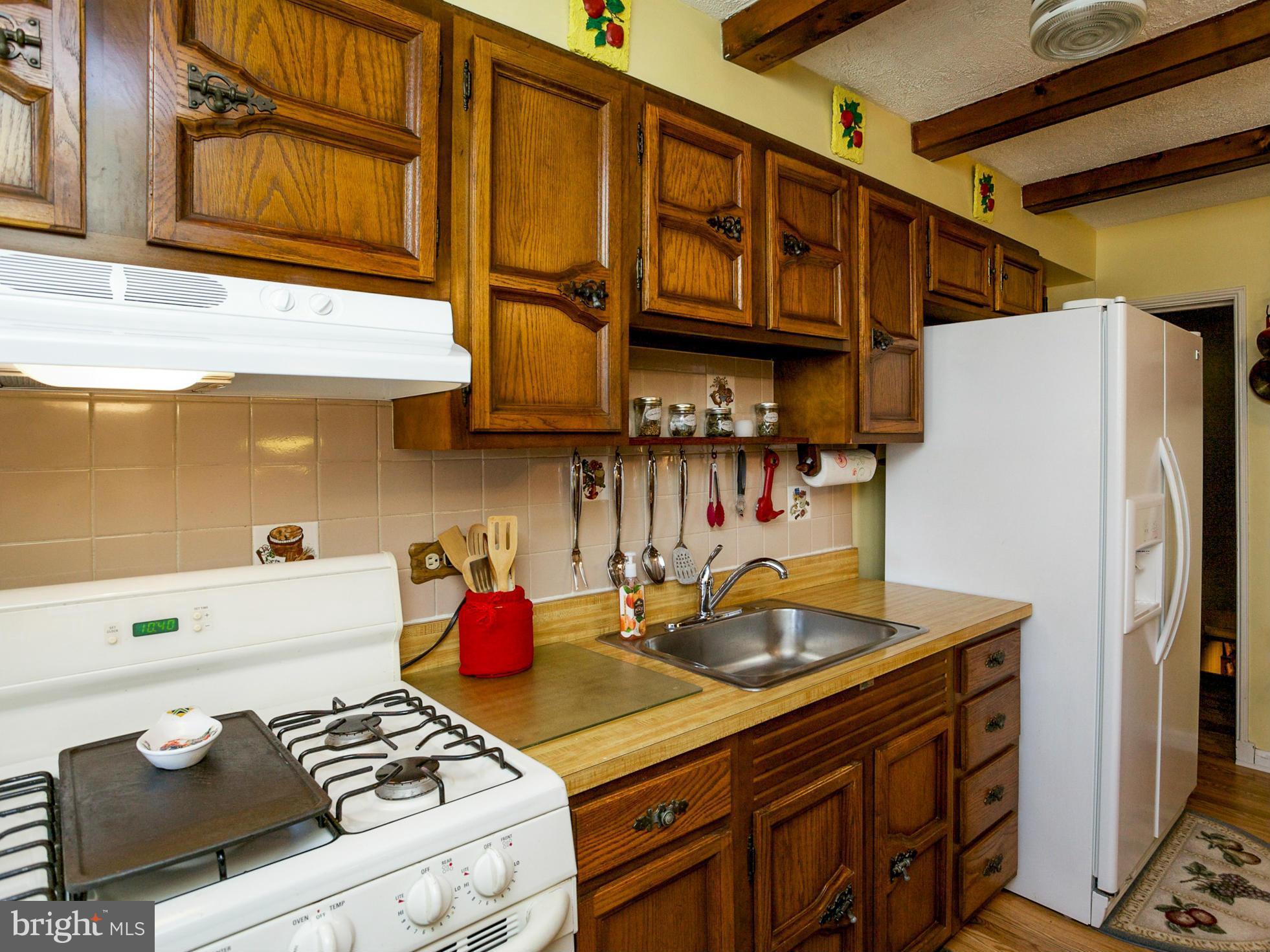 607 Aldworth Road Baltimore, MD 21222 - Photo 8 of 28 Kitchen