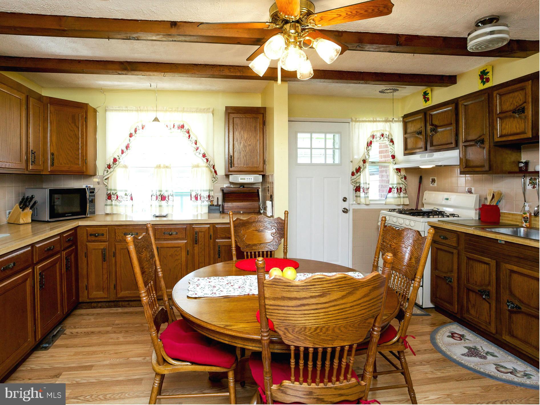 607 Aldworth Road Baltimore, MD 21222 - Photo 9 of 28 Kitchen / Dining