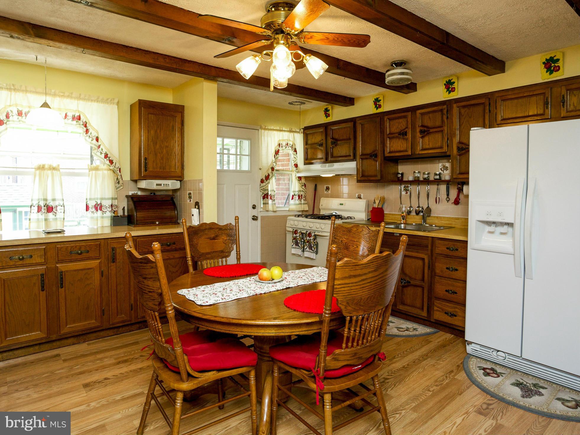 607 Aldworth Road Baltimore, MD 21222 - Photo 10 of 28 Kitchen / Dining
