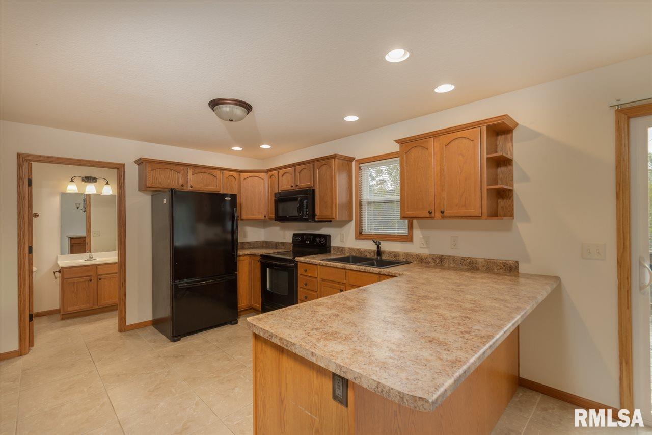 2342 Jersey Ridge Road Davenport, IA 52803 - Photo 9 of 30 Gallery Image 9