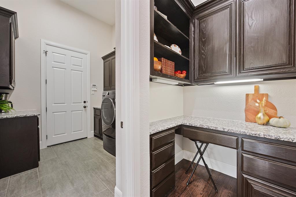 1619 Bloomfield Road Valley View, TX 76272 - Photo 19 of 39 Kitchen Nook and storage.