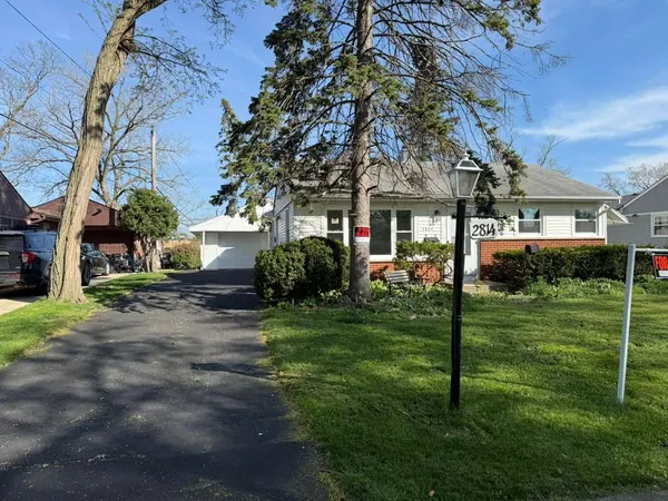 $475,000 | 2814 Cardinal Drive, Rolling Meadows, IL 60008