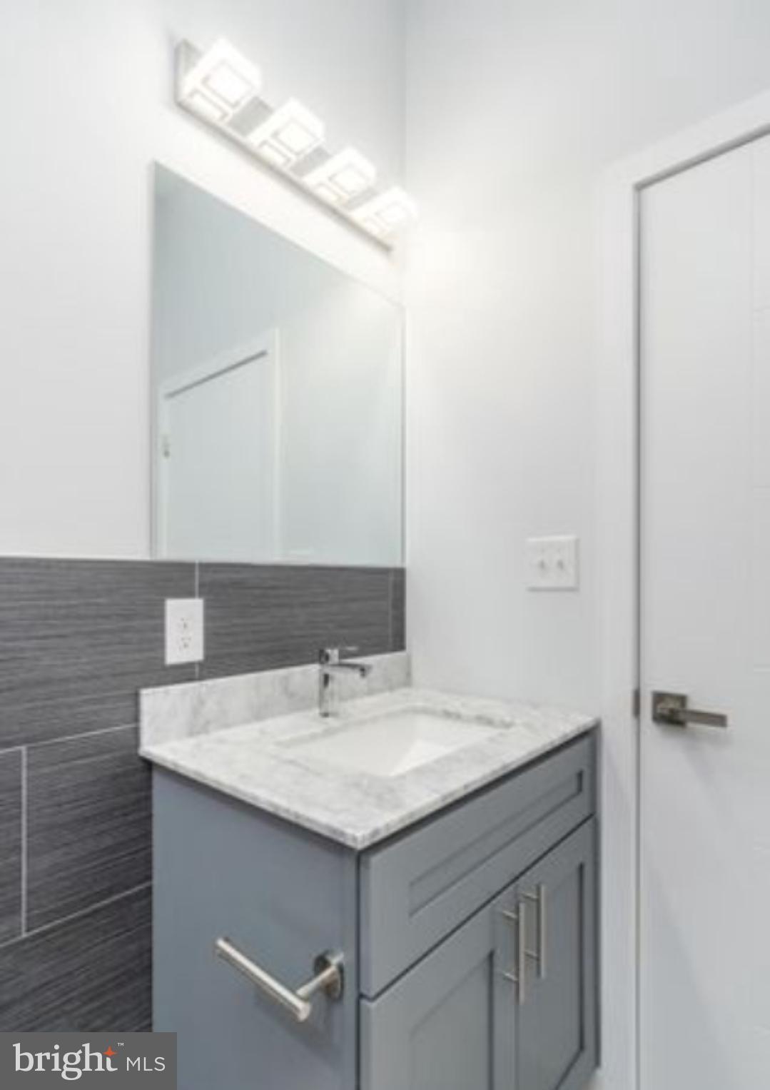 2438 North Mascher Street Philadelphia, PA 19133 - Photo 15 of 18