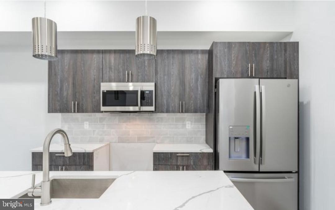 2438 North Mascher Street Philadelphia, PA 19133 - Photo 3 of 18