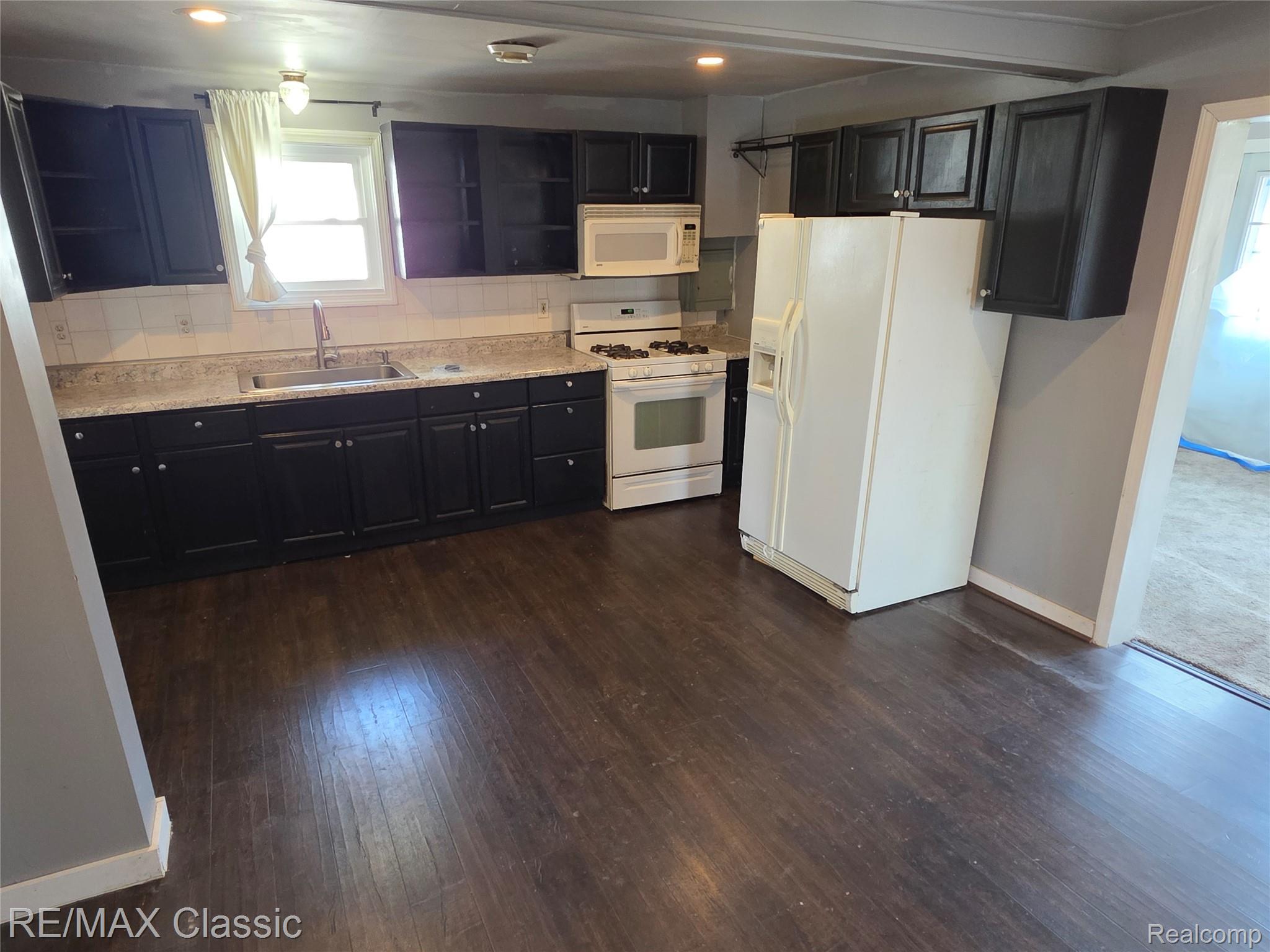 3259 North State Road Davison, MI 48423 - Photo 4 of 28 20260320_140830.jpg