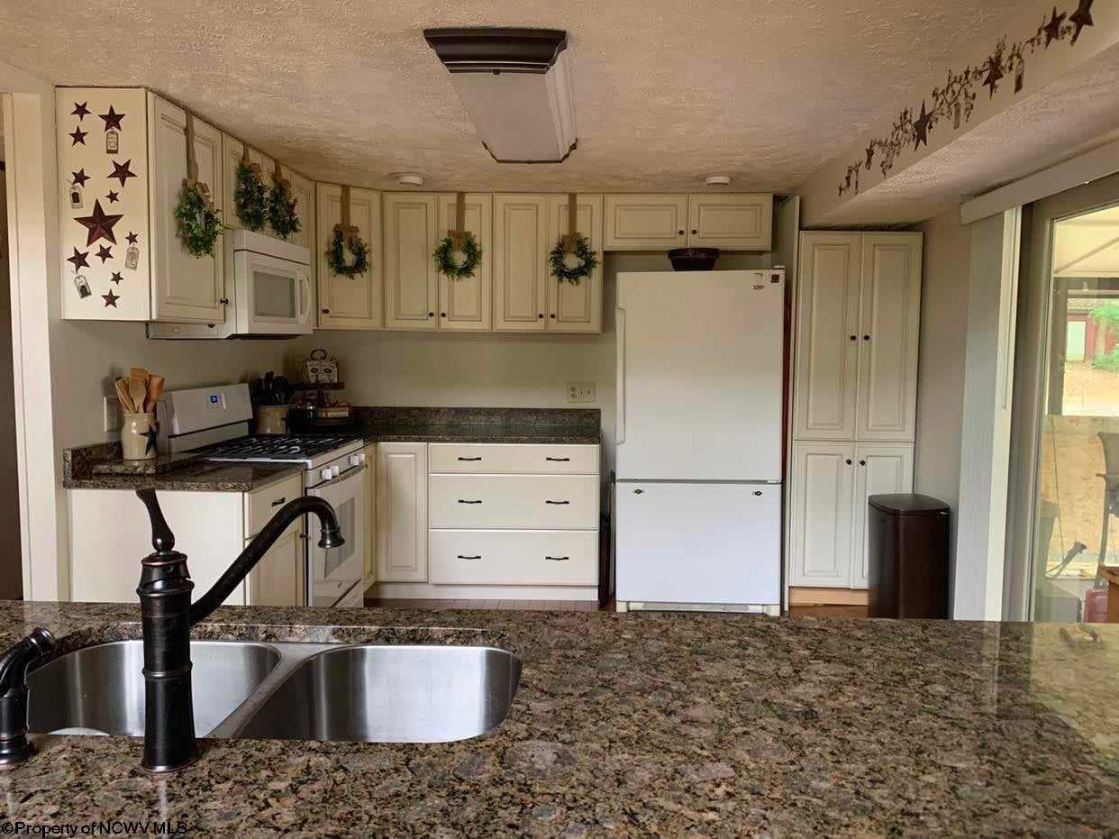 49 Country Club Road Terra Alta, WV 26764 - Photo 15 of 32 Gallery Image 15