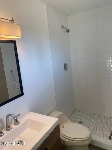 $2,250 | 15 East Erie Drive, Tempe, AZ 85282