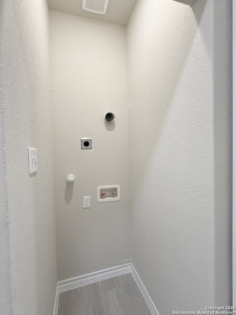 3274 Interstate 35 Natalia, TX 78059 - Photo 26 of 44 view of a small space
