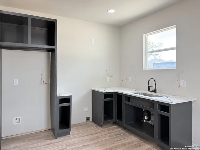 $284,900 | 3274 Interstate 35, Natalia, TX 78059