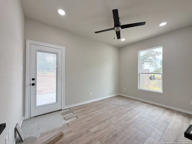 $284,900 | 3274 Interstate 35, Natalia, TX 78059