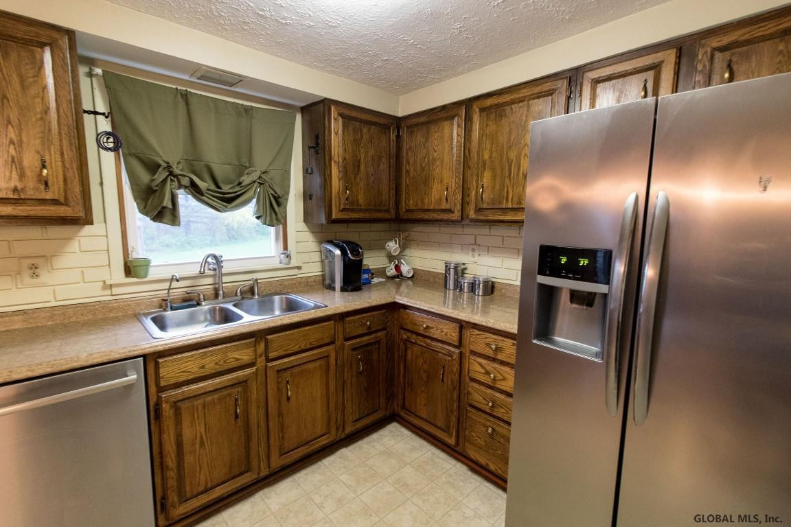 429 Fort Hunter Road Amsterdam, NY 12010 - Photo 15 of 46 Photo 15