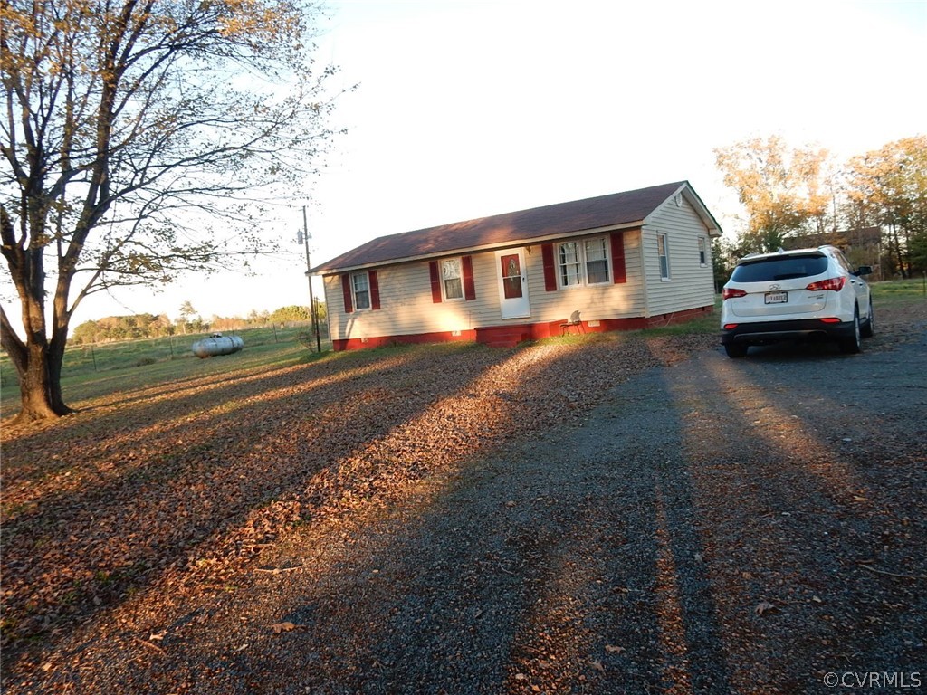 16817 Courthouse Road Dinwiddie, VA 23841 - Photo 2 of 17