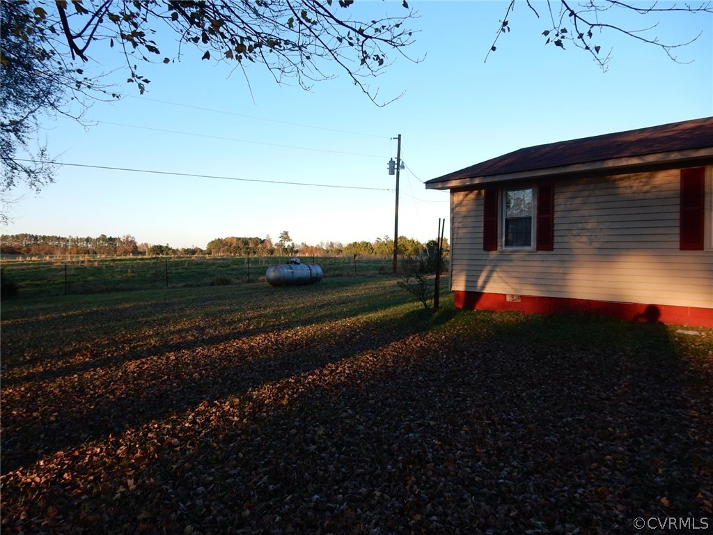 16817 Courthouse Road Dinwiddie, VA 23841 - Photo 4 of 17