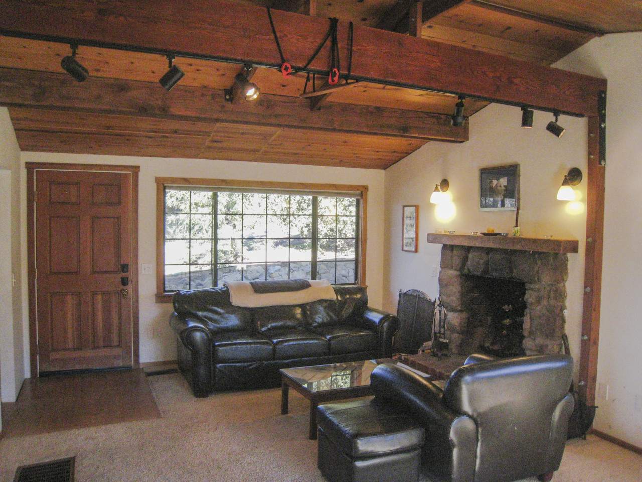 4861 Ogram Road Santa Barbara, CA 93105 - Photo 6 of 20 Living Room