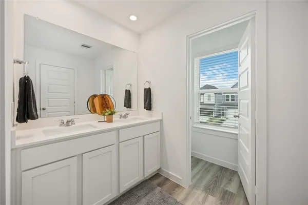 $2,300 | 10305 Penryn Frst Trail, Houston, TX 77051