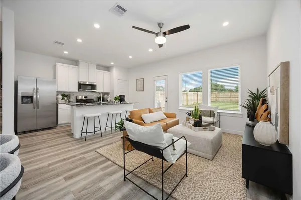 $2,300 | 10305 Penryn Frst Trail, Houston, TX 77051