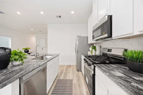 $2,300 | 10305 Penryn Frst Trail, Houston, TX 77051