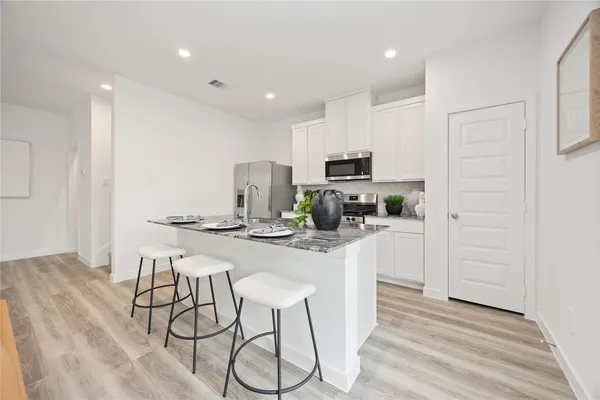 $2,300 | 10305 Penryn Frst Trail, Houston, TX 77051