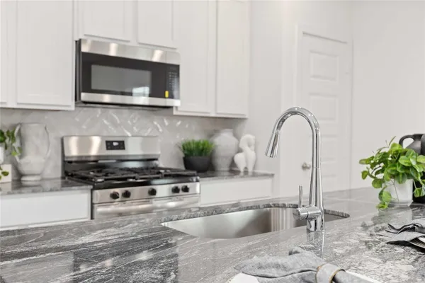 $2,300 | 10305 Penryn Frst Trail, Houston, TX 77051